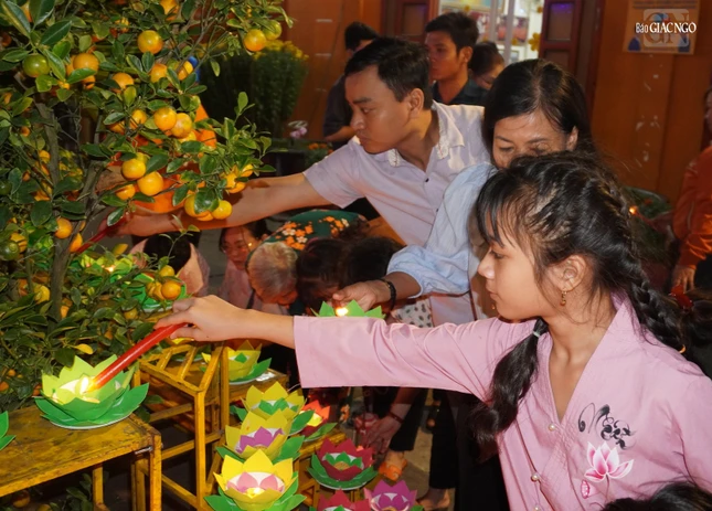 Nguyện cho mọi người đều được an lành Nguyện cho mọi người đều được an lành