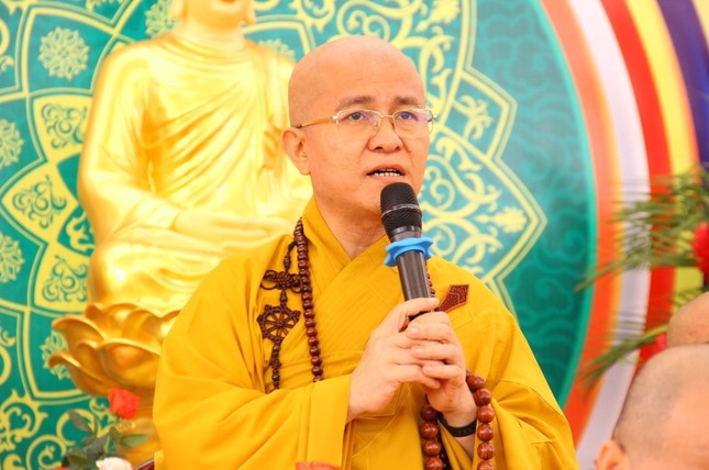 Thượng tọa Thích Quảng Hiền ban đạo từ