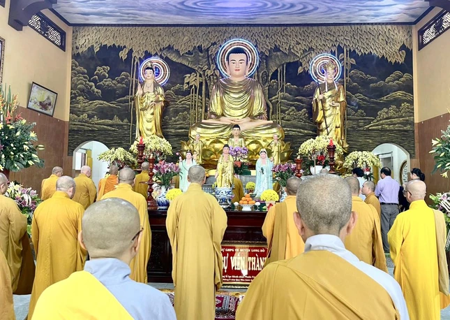 Ngôi Tam bảo sau hơn 10 năm trùng tu đã thành tựu nhờ sự phát tâm, hộ trì của Tăng Ni và Phật tử gần xa