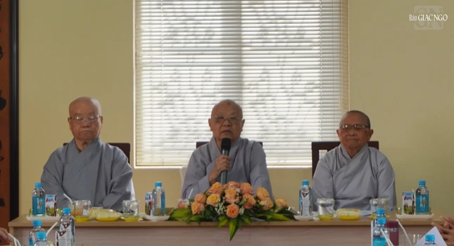 Ni trưởng Thích nữ Tịnh Nguyện đạo từ chứng minh