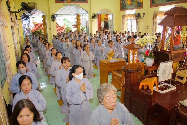 Có 120 huynh trưởng các đơn vị tham gia tu Bát quan trai