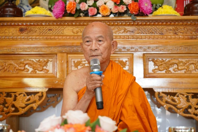 Hòa thượng Giác Giới chứng minh Hòa thượng Giác Giới chứng minh