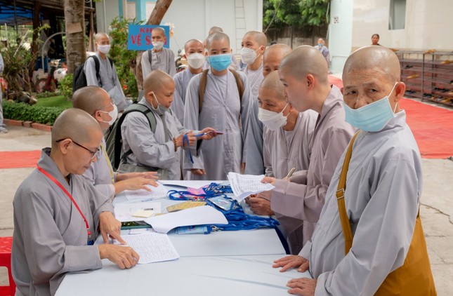 Tại chùa Hội Đức