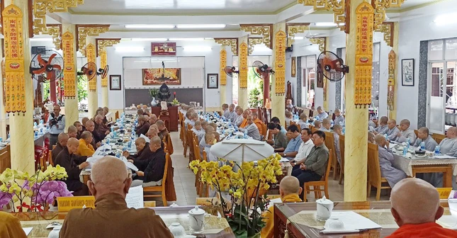 Phiên họp triển khai Phật sự - Ảnh: Q.Hạnh