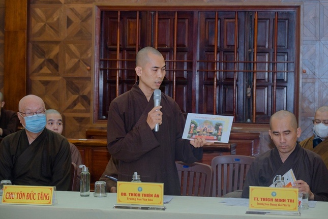 Ban Văn hóa Phật giáo quận dự thảo thiết trí lễ đài