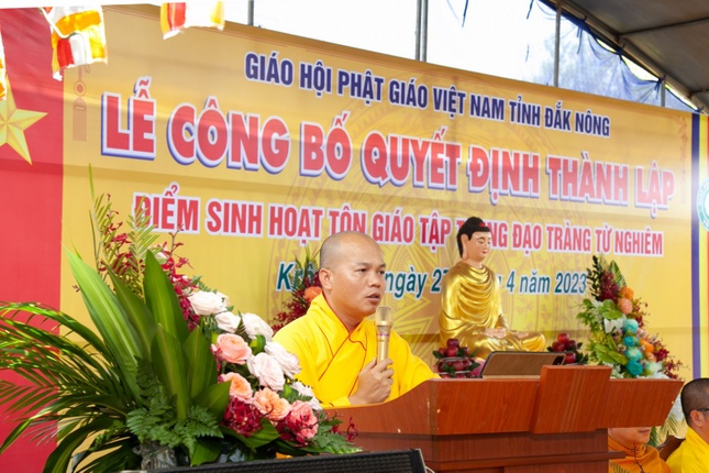 Đại đức Thích Đồng Nhiệm phát biểu khai mạc Đại đức Thích Đồng Nhiệm phát biểu khai mạc