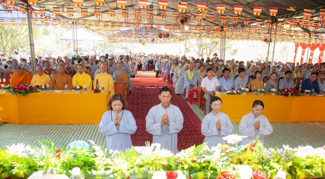 Đại diện đạo tràng Từ Nghiêm phát nguyện Đại diện đạo tràng Từ Nghiêm phát nguyện