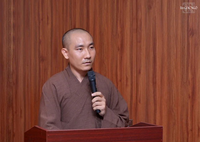 Đại đức Thích Thiện Nghĩa dẫn chương trình