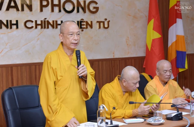 Thượng tọa Thích Huệ Khai, Phó Thường trực Ban Pháp chế T.Ư cảm tạ kết thúc buổi lễ
