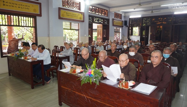 Chư tôn đức và chính quyền tham dự Chư tôn đức và chính quyền tham dự