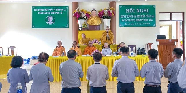 Đại đức Thích Quang Hướng sách tấn đến huynh trưởng Phân ban Gia đình Phật tử tỉnh Gia Lai