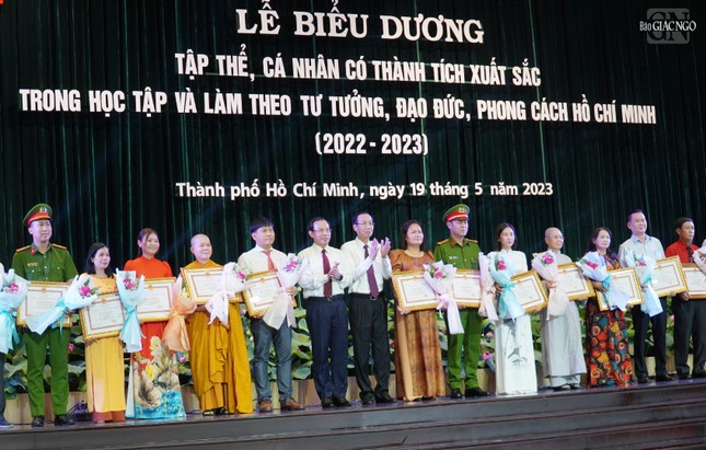 Có 118 tập thể và 184 cá nhân được nhận biểu dương sáng 19-5