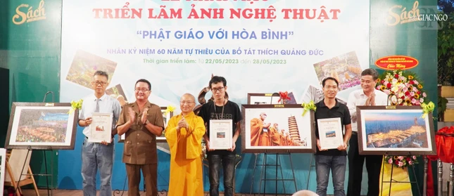 Các tác phẩm giải ba