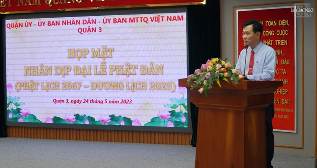 Ông Huỳnh Gia Giang phát biểu chúc mừng