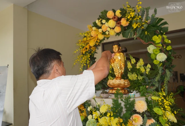 Các thành viên đoàn thực hiện Tắm Phật