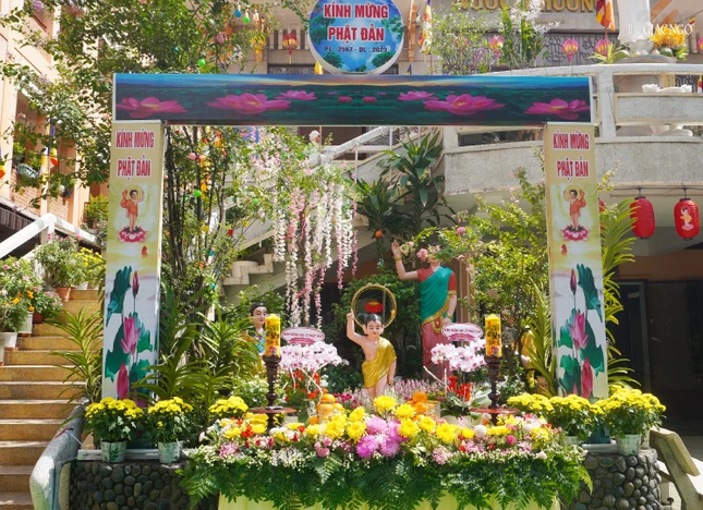 Tại tịnh xá Ngọc Phương