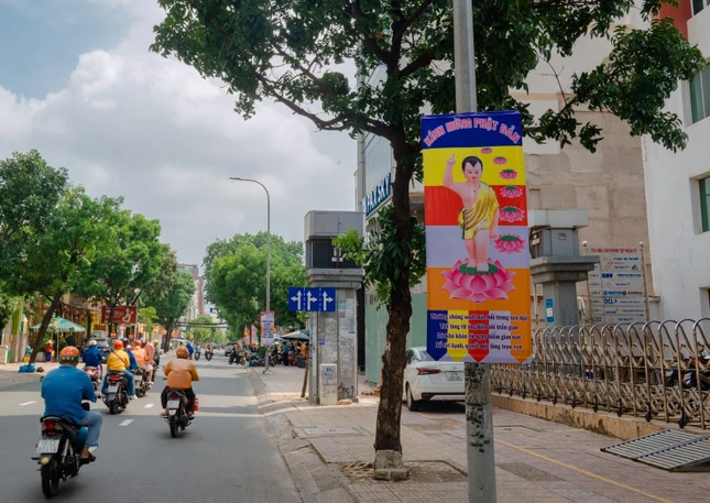 Pano chào mừng Phật đản