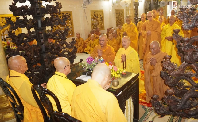 Đại chúng tác pháp an cư