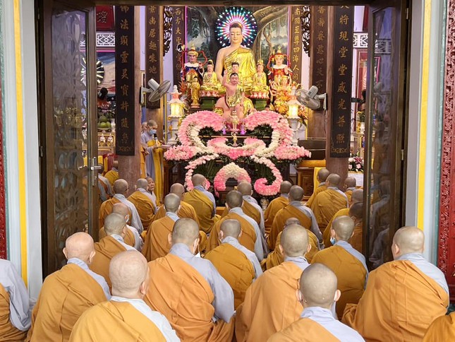 Chư Ni trang nghiêm khóa lễ tác pháp an cư tại chùa Thiền Lâm