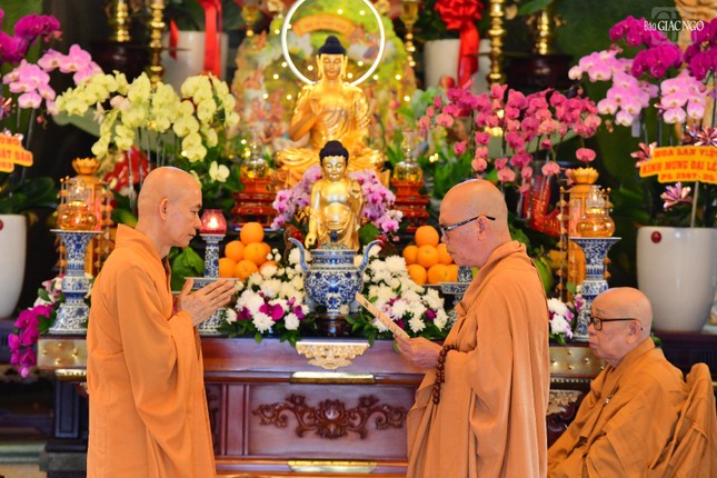 Nhị vị Hòa thượng đối thú An cư kiết hạ Nhị vị Hòa thượng đối thú An cư kiết hạ