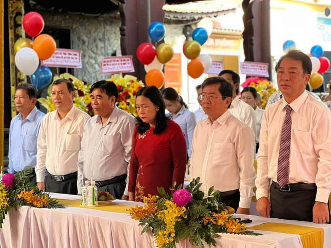 Đại diện chính quyền