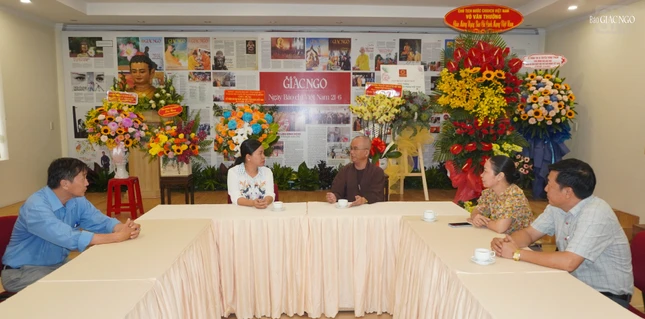 Thượng tọa Thích Chúc Phú tiếp đoàn UBMTTQVN TP.Thủ Đức