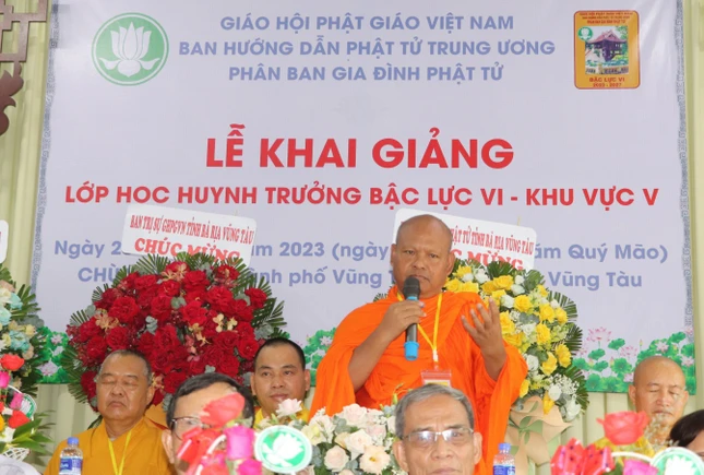 Thượng tọa Quách Thành Sattha ban đạo từ Thượng tọa Quách Thành Sattha ban đạo từ