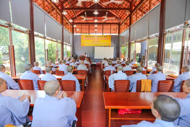 Tại trường hạ chùa Di Đà