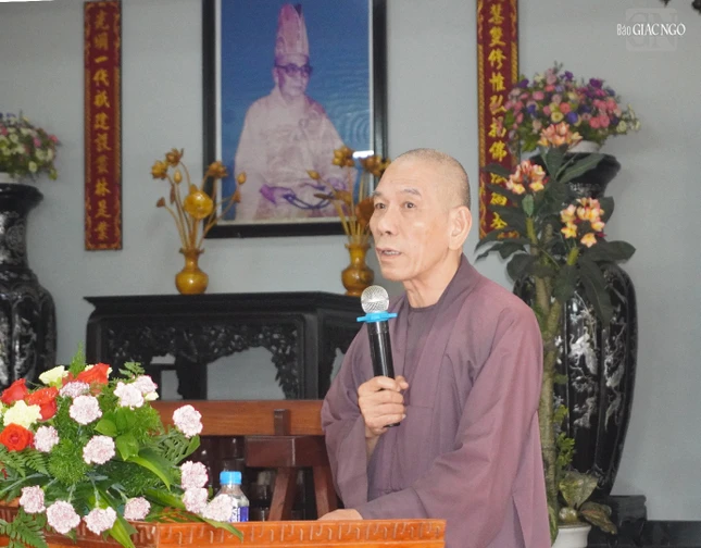 Thượng tọa Thích Giác Trí, Ủy viên Hội đồng Trị sự, Trưởng ban Trị sự GHPGVN Q.Gò Vấp phát biểu khai mạc