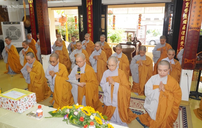 Sư cô Thích nữ Viên Thông báo cáo sơ lượt về an cư tại trường hạ Phước Hòa