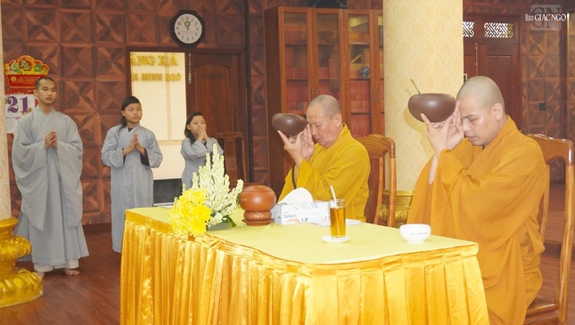 Nghi thức cúng quá đường là nét đẹp trong thiền môn của Phật giáo Bắc tông