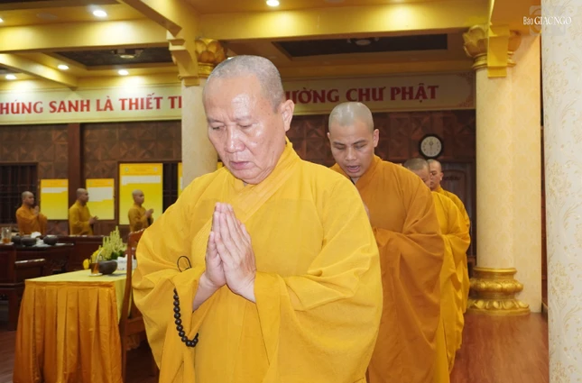 Trong mỗi lần họp chúng, Ban Chức sự trường hạ chùa Minh Đạo cũng trao đổi một số công việc nửa tháng vừa qua và thông tin những Phật sự nửa tháng sắp tới. Và sau đó là lời sách tấn hành giả tu học của Thượng tọa Thích Phước Nghiêm, Phó Thiền chủ hạ trường