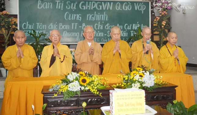 Niệm Phật cầu gia hộ