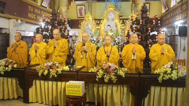 Ban Thường trực Ban Trị sự GHPGVN TP.HCM thăm trường hạ Quảng Đức, Q.12