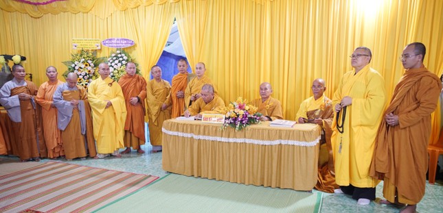 Ban Trị sự GHPGVN H.Hàm Tân ký sổ tang lưu niệm