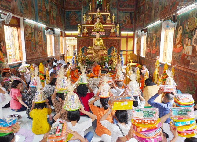 Năm nay tại chùa Candaransi có 20 chư Tăng an cư