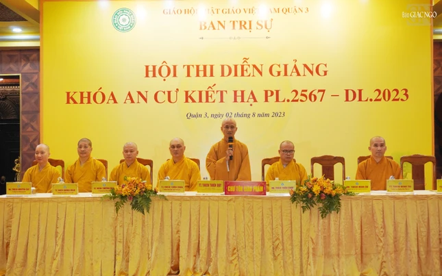 Thượng tọa Thích Thiện Quý phát biểu chứng minh