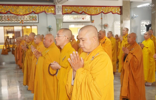 Ba tháng an cư sẽ là những dấu ấn đáng nhớ trong cuộc đời tu học của hành giả, tạo ra được những bước chuyển hóa tâm, đánh dấu những thành tựu, pháp lạc trong sự hành trì Ba tháng an cư sẽ là những dấu ấn đáng nhớ trong cuộc đời tu học của hành giả, tạo ra được những bước chuyển hóa tâm, đánh dấu những thành tựu, pháp lạc trong sự hành trì