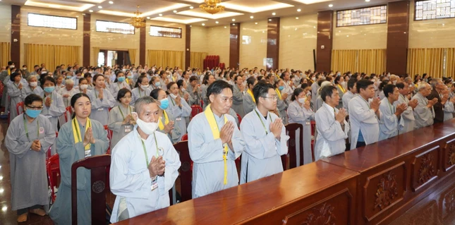 Gần 500 Phật tử tham dự khóa tu