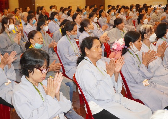 Hoan hỷ trước những lời pháp của chư tôn đức