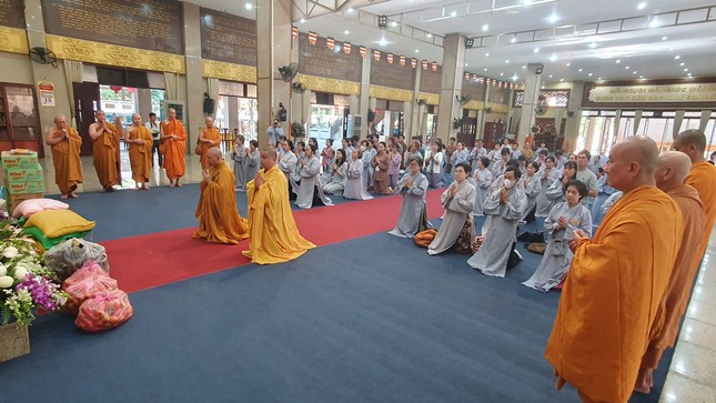 Cúng dường tại Pháp Viện Minh Đăng Quang, TP.Thủ Đức, TP.HCM