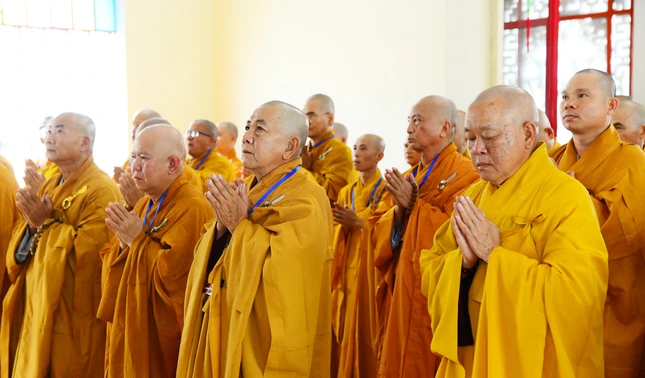 Trang nghiêm khóa lễ