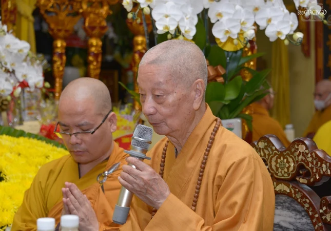 Đức Pháp chủ GHPGVN ban lời đạo từ chứng minh