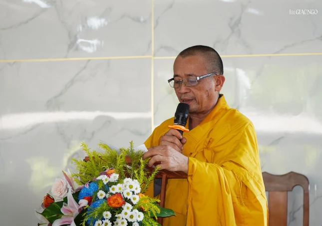 Thượng tọa Thích An Thường, Trưởng ban Trị sự GHPGVN H.Củ Chi, Trưởng ban Tổ chức, Hóa chủ trường hạ chùa Pháp Thành phát biểu khai mạc