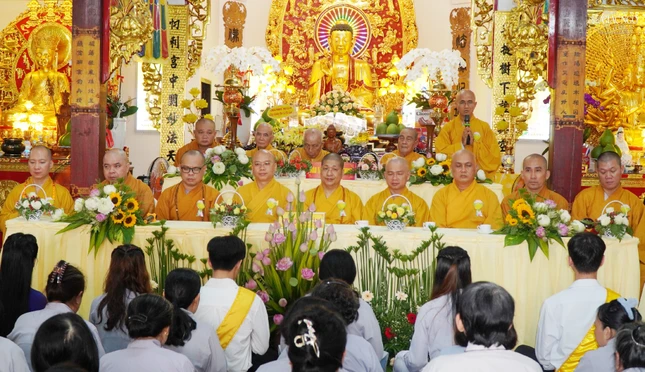 Thượng tọa Thích Thiện Quý ban đạo từ đến Phật tử