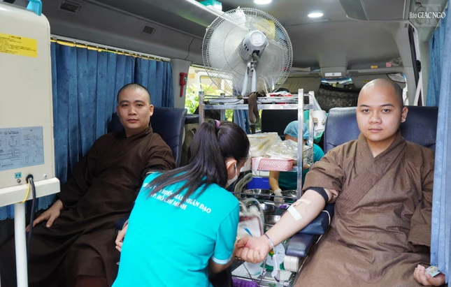 "Mỗi giọt máu cho đi, một cuộc đời ở lại"