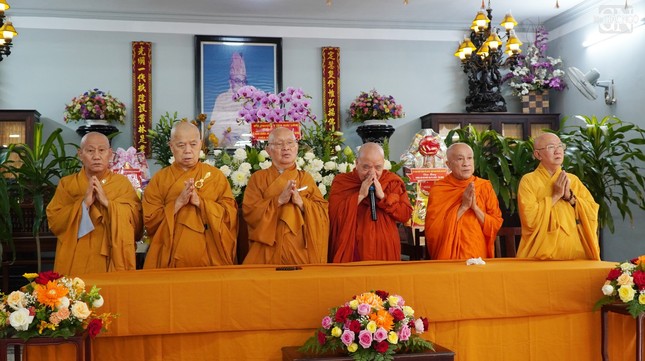 Chư tôn đức chứng minh lễ tạ pháp