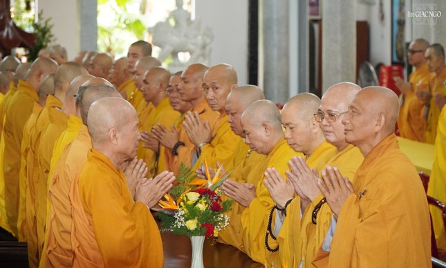 Chư tôn đức tại lễ tạ pháp