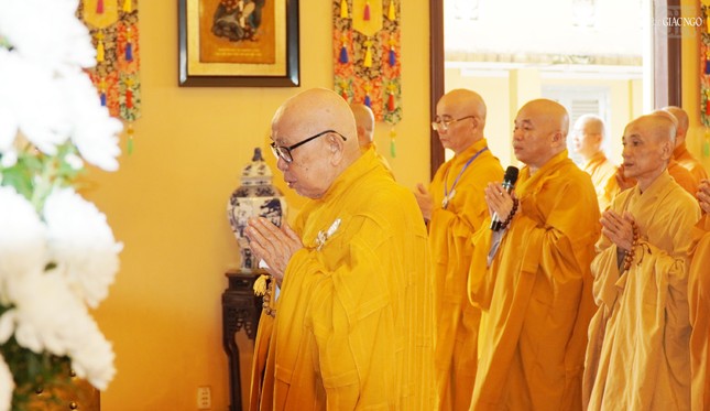 Trưởng lão Hòa thượng Thích Như Tín, cùng chư tôn đức Phật giáo Q.10 trong khóa lễ Trưởng lão Hòa thượng Thích Như Tín, cùng chư tôn đức Phật giáo Q.10 trong khóa lễ