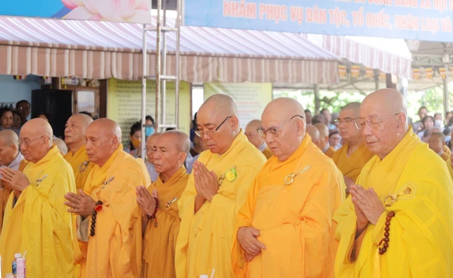 Chư tôn đức chứng minh lễ tạ pháp An cư kiết hạ Phật lịch 2567